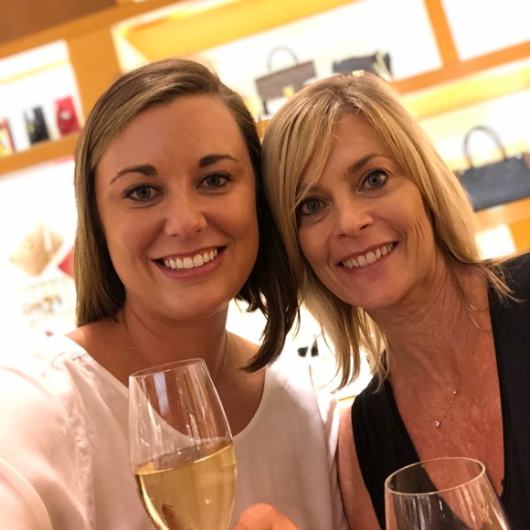 Meet your Posher, Amber - Picture 5 of 5